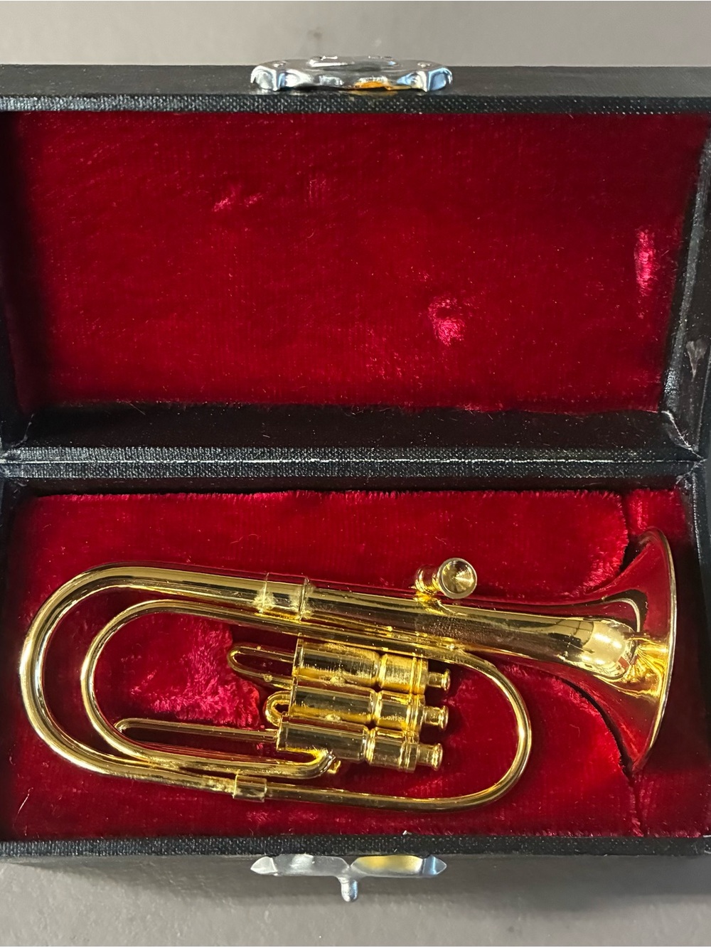 Golden Pocket Trumpet- Gold Finish. Set of 4. 3.75 in long.